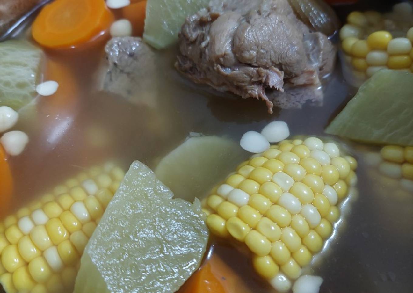 Green Raddish and Carrot Pork Soup 青紅蘿蔔煲豬展湯