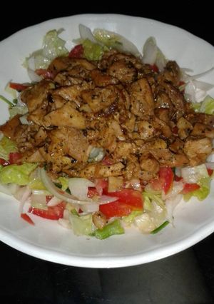 Una foto de Ensalada con proteína