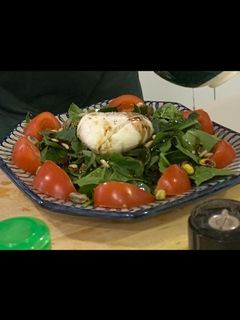 Una foto de Ensalada de Burrata