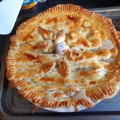 A picture of Chicken Ham and Mushroom Pie.