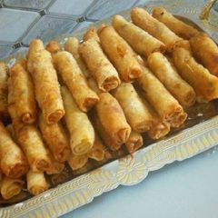 A picture of Spring rolls.