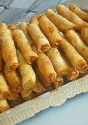 A picture of Spring rolls.