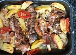 Una foto de Codillos de cordero al horno
