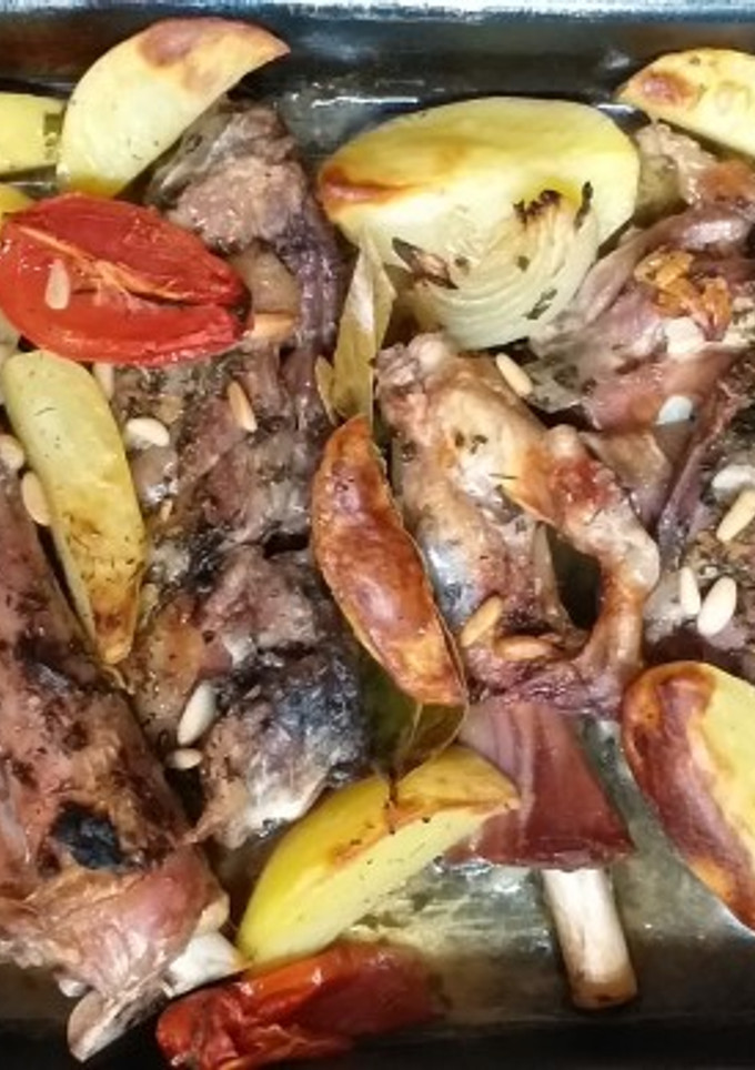 Una foto de Codillos de cordero al horno