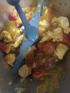 Una foto de Pollo con almendras Thermomix