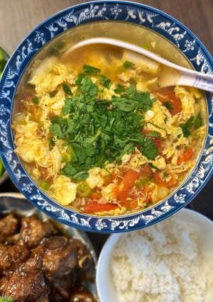 A picture of Vietnamese Tomato Egg-drop Soup | Canh Cà Trứng.