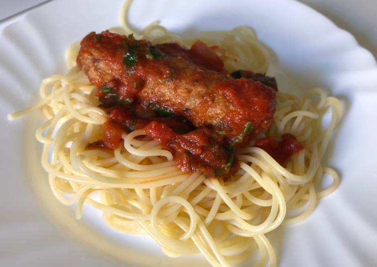 Recipe of Any-night-of-the-week Esparguete com salsichas em molho de tomate (vegan)