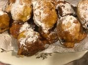 Una foto de buñuelos dulces