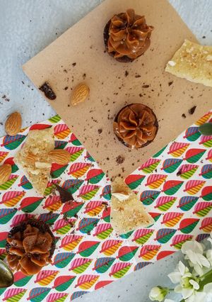 Una foto de Muffins de banana, chocolate y dulce de leche