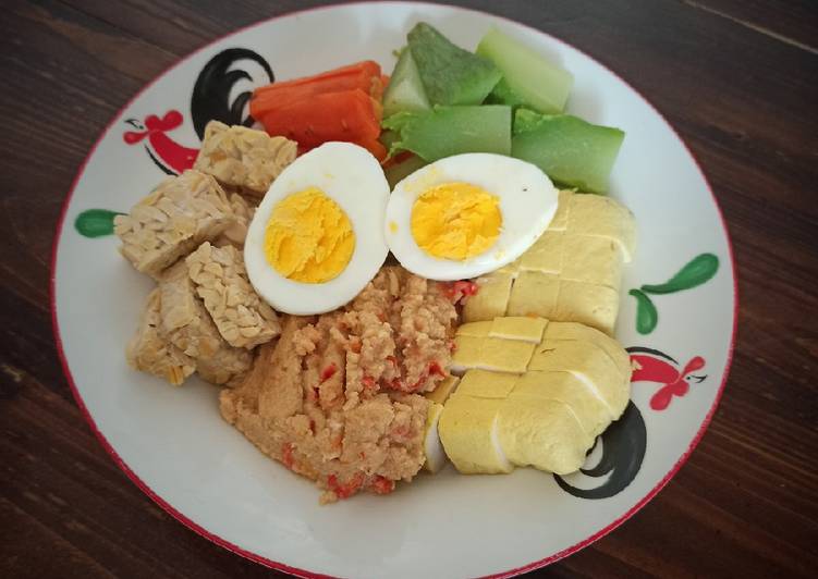 Cara Gampang Membuat GADO GADO (VEGETABLES SALAD WITH SOY BEAN SAUSACE) Jadi, Sempurna