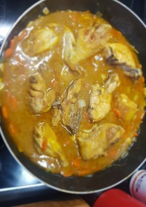 Foto principal de Pollo en salsa de tricoloma portentosum