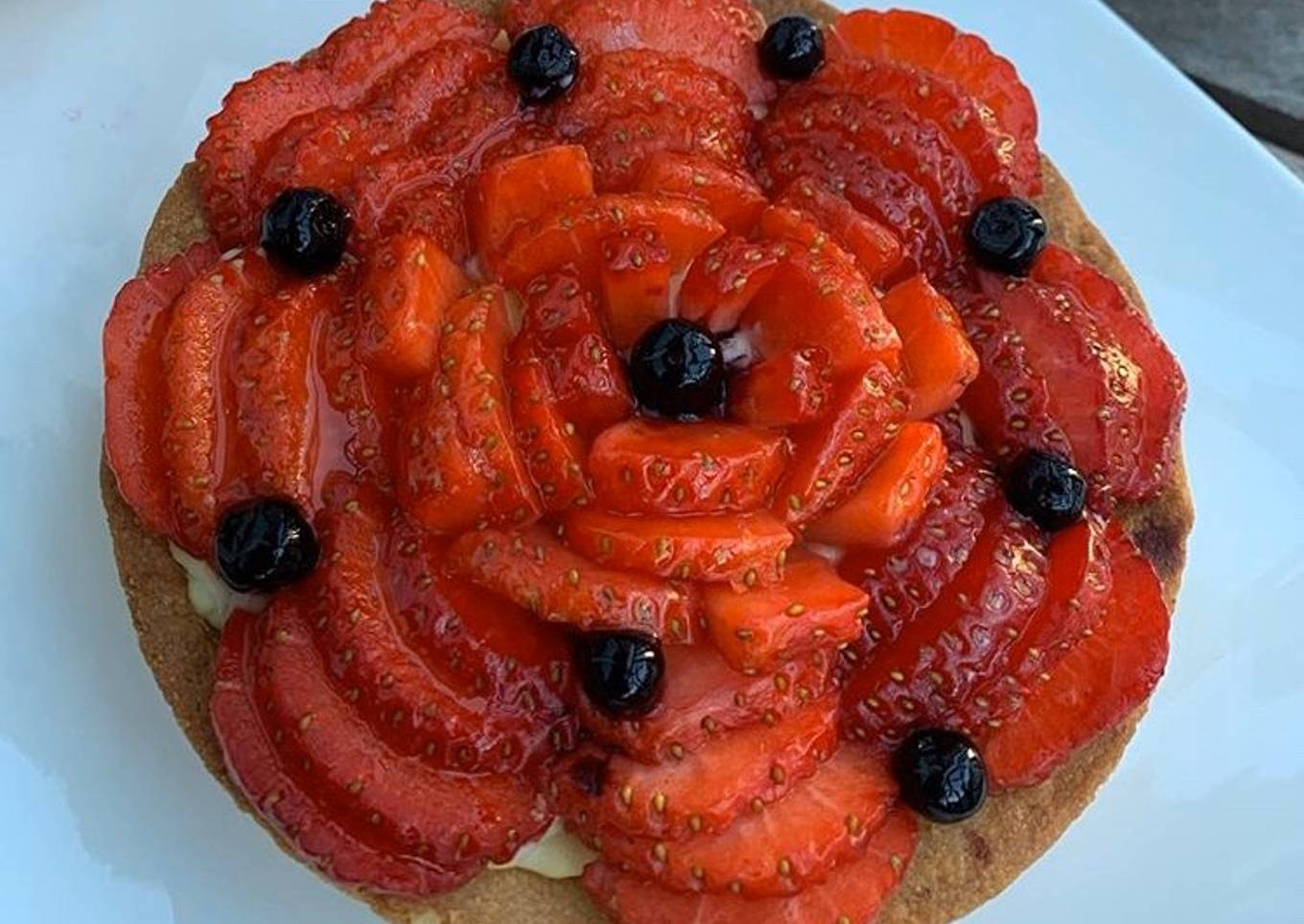 Tarte aux fraises (pâte sablée au pralin et aux noisettes)