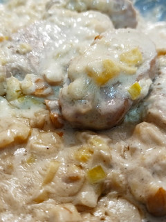 Una foto de Solomillo en salsa de queso azul de hojas y nueces 🍽