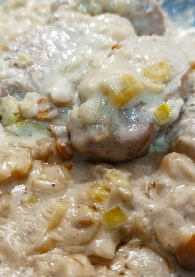 Una foto de Solomillo en salsa de queso azul de hojas y nueces 🍽