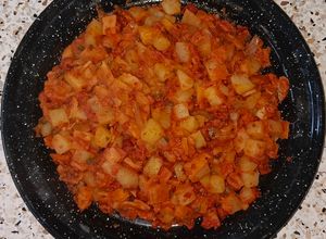 Una foto de Migas enchorizadas con papa 🥔