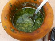 Una foto de mojo cilantro canario