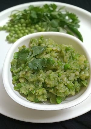 हरे मटर का चोखा (hare matar ka chokha recipe in Hindi) रेसिपी मुख्य फोटो