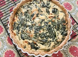 Una foto de Quiche de espinacas, cebolla y queso de cabra