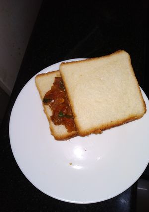 A picture of Bread masala.