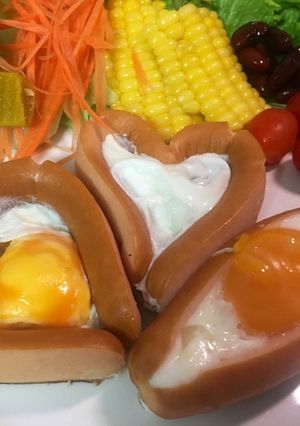 รูปของ Breakfast ไส้กรอกไข่Cute Cute😍&สลัดผัก