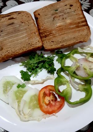 A picture of Salad sandwich.