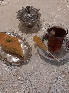 عکسی از دستور کیک باقلوای نارگیلی