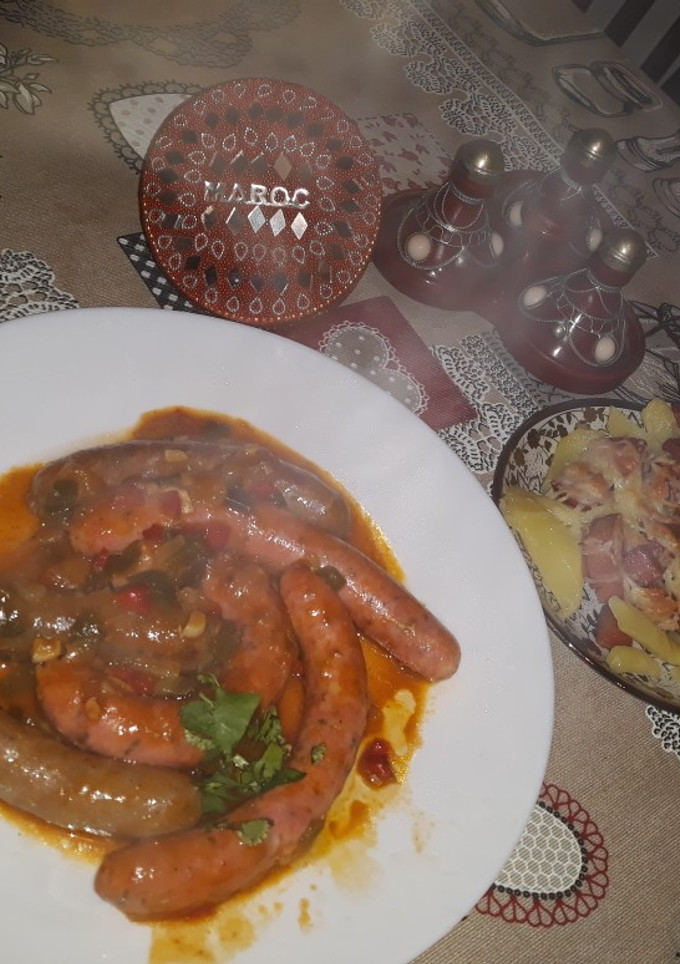 Una foto de Salchichas en salsa estilo árabe