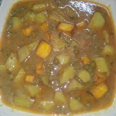 A picture of Hara choliye paneer aloo ki sabji.