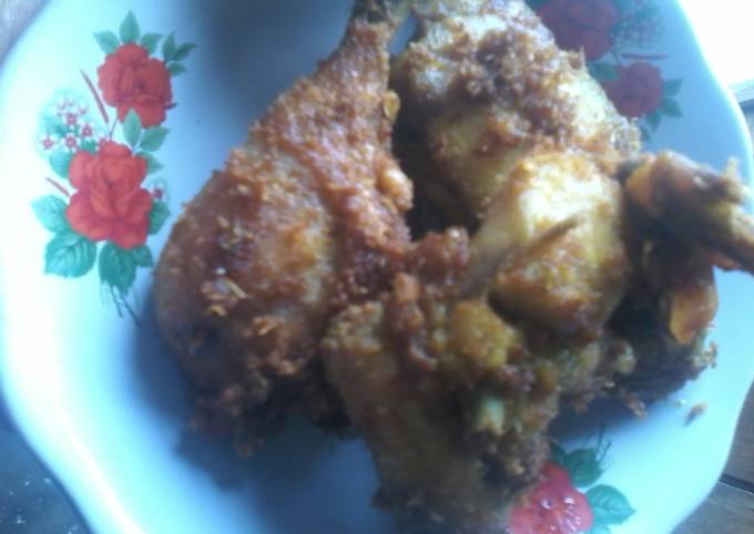 Ayam goreng ungkep sederhana