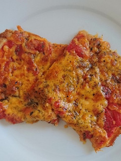 A picture of White bread pizza.