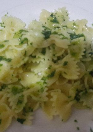Una foto de Pasta en salsa pesto