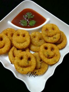 सूजी के स्माइली (Suji ke smiley recipe in Hindi) रेसिपी मुख्य फोटो