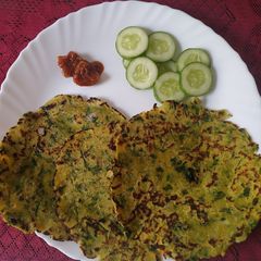 Palak thalipeeth A picture of Palak thalipeeth.