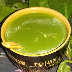 A picture of Creamy spinach soup restaurant style.