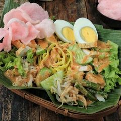 A picture of Mom's Gado-gado Padang (Cooked Mixed Veges w/ Peanut sauce) 🇮🇩.