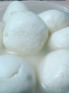 रसगुल्ला (rasgulla recipe in Hindi) रेसिपी मुख्य फोटो
