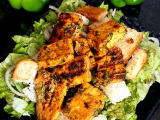 पनीर टिक्का सलाद (Paneer tikka salad recipe in hindi)