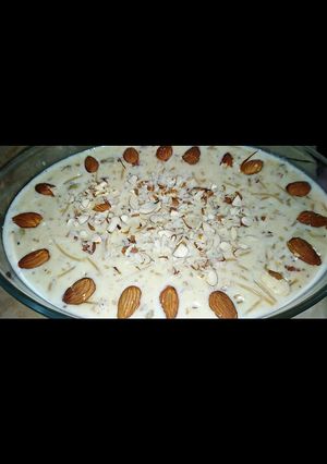 A picture of Sheer khurma.