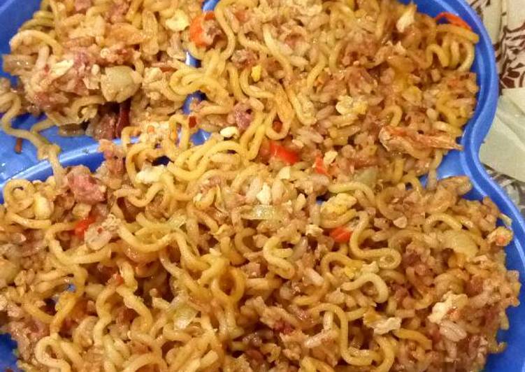 Cara Gampang Membuat Nasi indomie goreng spesial (telor+kornet) 😊😊, Menggugah Selera