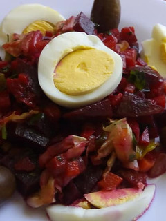Una foto de Ensalada roja