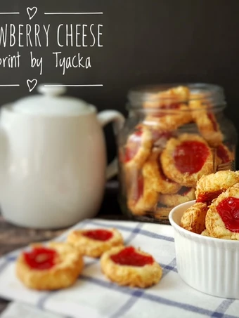 Easy Steps to Prepare 1#Strawberry cheese thumbprint cookies the Delicious Really delicious