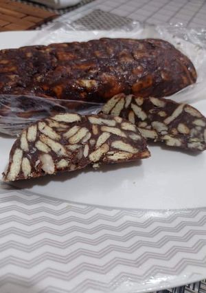 A picture of Marie biscuit cold cake.