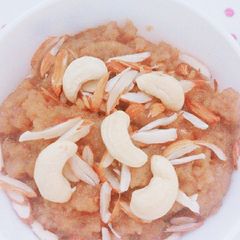A picture of Atte ka halwa.