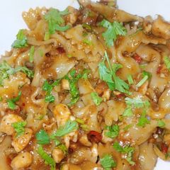 A picture of Chilli Chicken Pasta.
