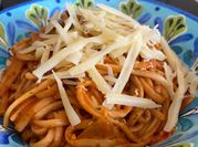 Una foto de salsa de pimienta