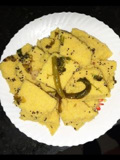 ढोकला (dhokla recipe in Hindi) रेसिपी मुख्य फोटो