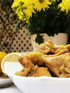 Una foto de Pollo al ajillo