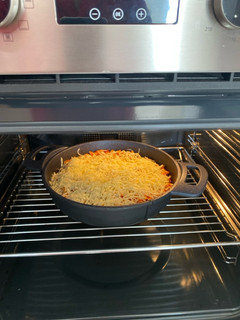 Una foto de Macarrones con chorizo gratinados