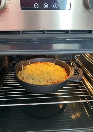 Una foto de Macarrones con chorizo gratinados