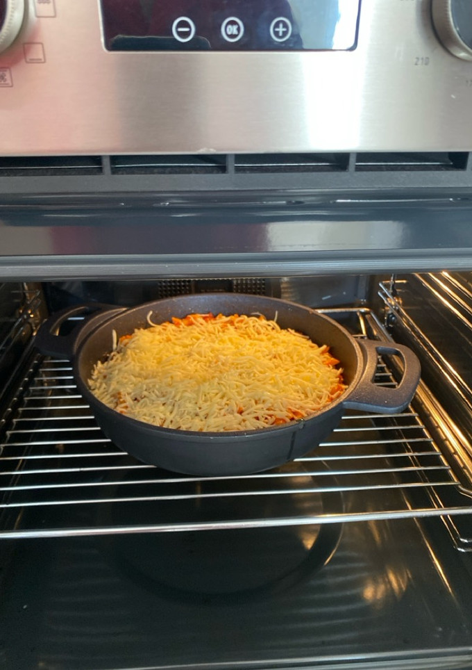 Una foto de Macarrones con chorizo gratinados